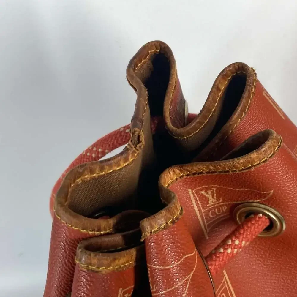 LOUIS VUITTON Brown Leather Shoulder Bag